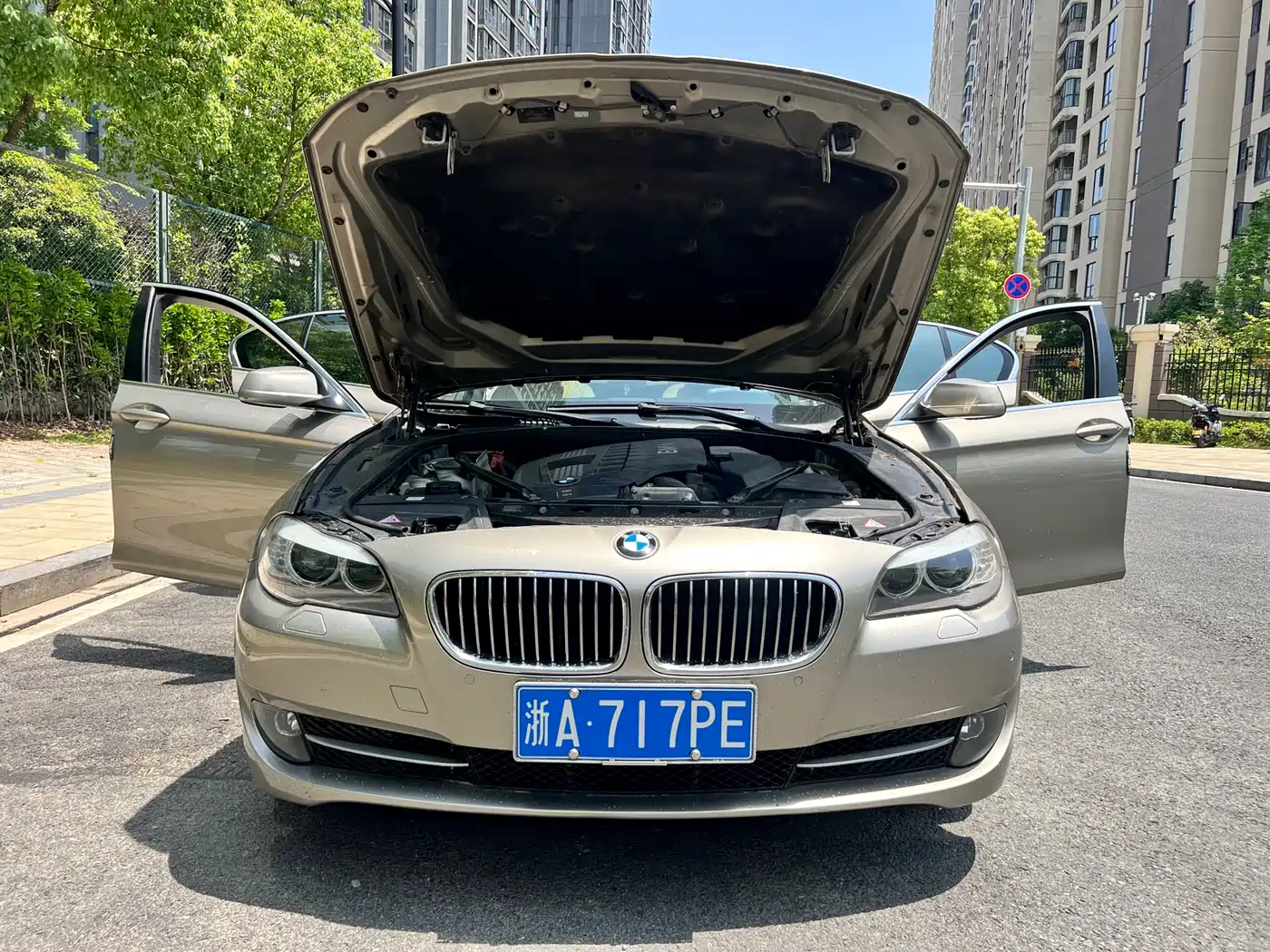 BMW 5 Series 2011 523Li Luxury фото 24
