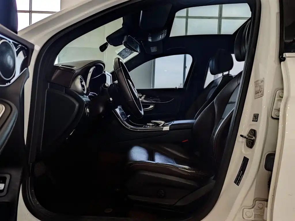 Mercedes-Benz GLC 2018 GLC 260 4MATIC Luxury фото 19