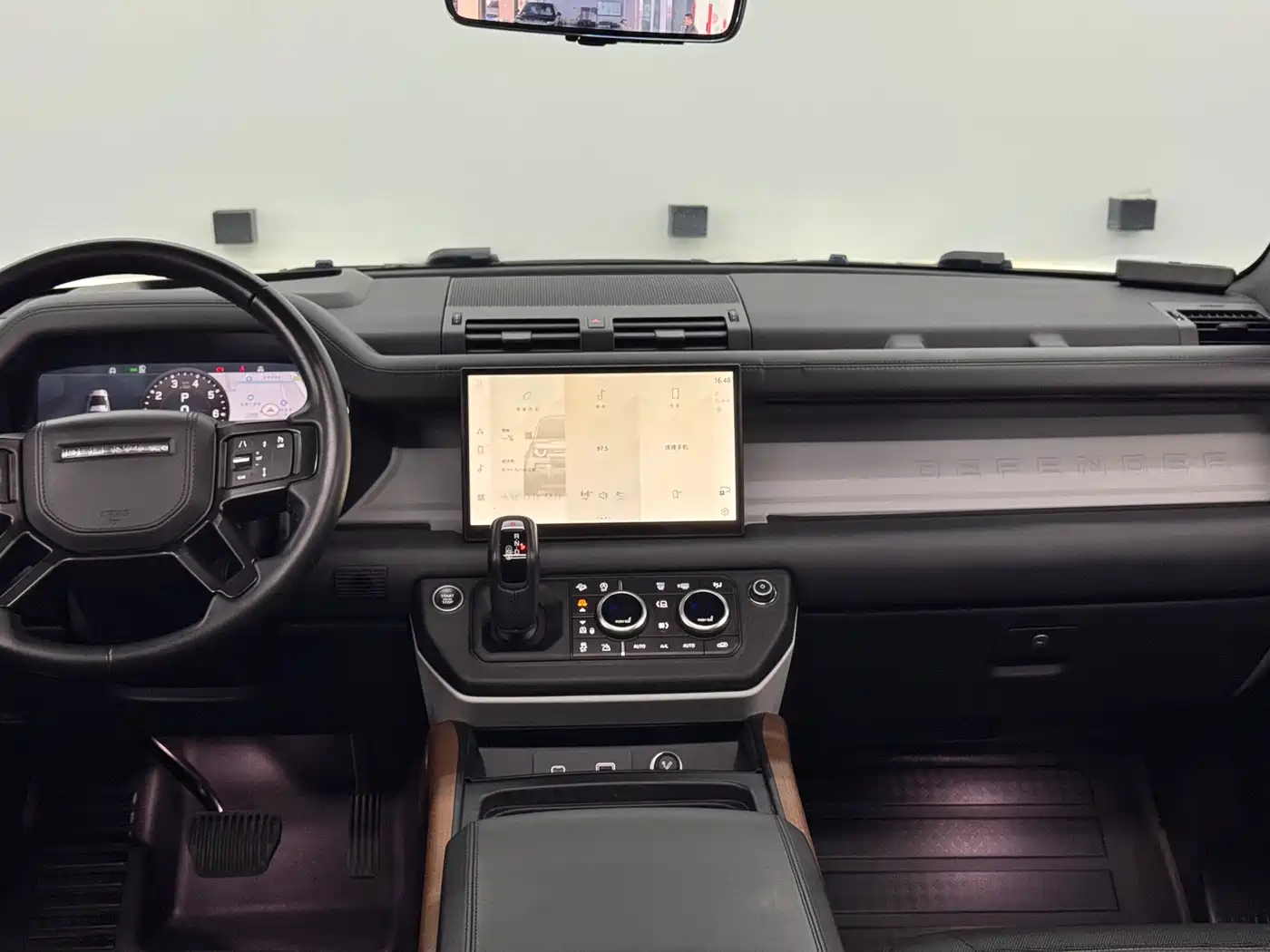 Land Rover Defender 2022 90 2.0T P300 X-DYNAMIC HSE фото 8