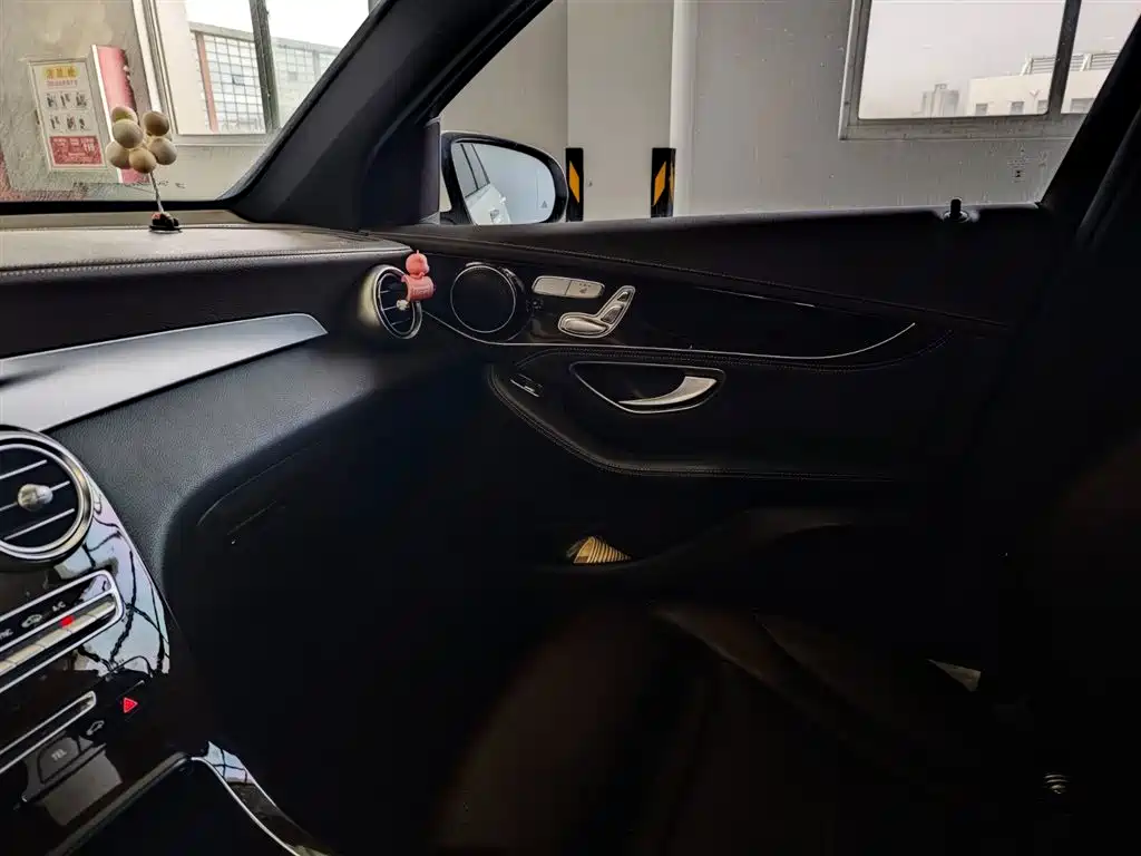 Mercedes-Benz GLC 2018 GLC 260 4MATIC Luxury фото 15