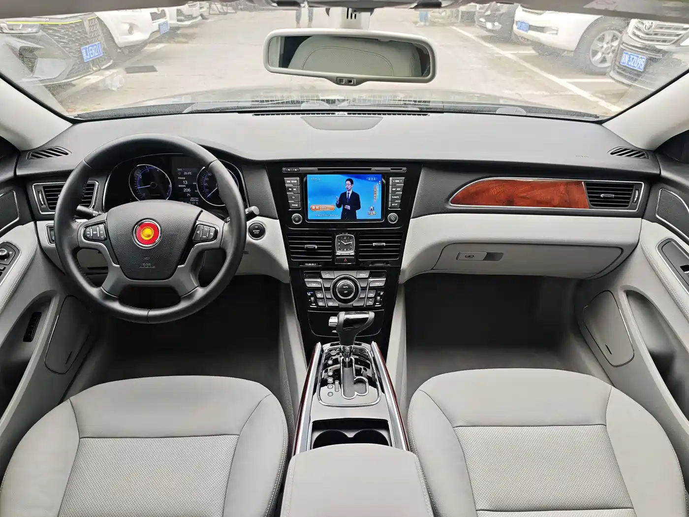 Hongqi H7 2017 2015 2.0T Luxury