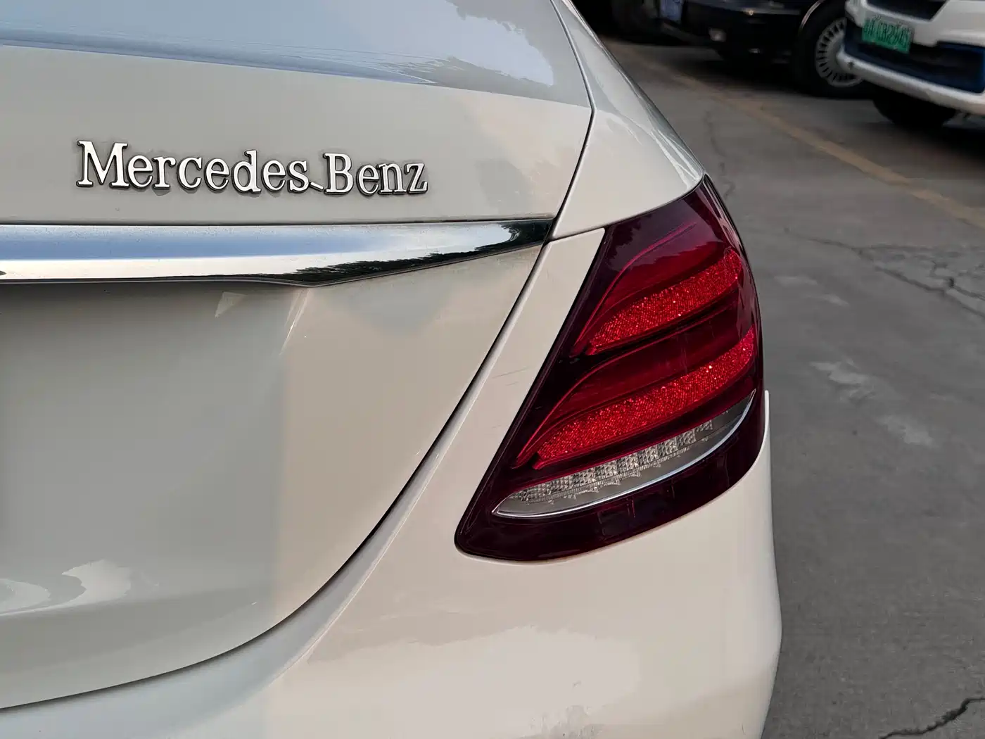 Mercedes-Benz E-Class 2016 E 300 L Sport Fashion Type фото 11