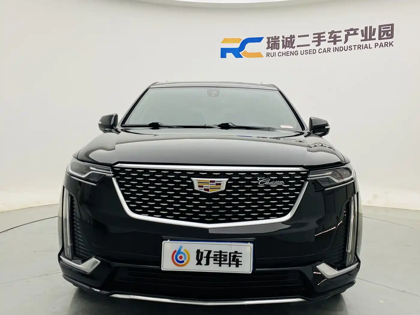 CADILLAC XT6