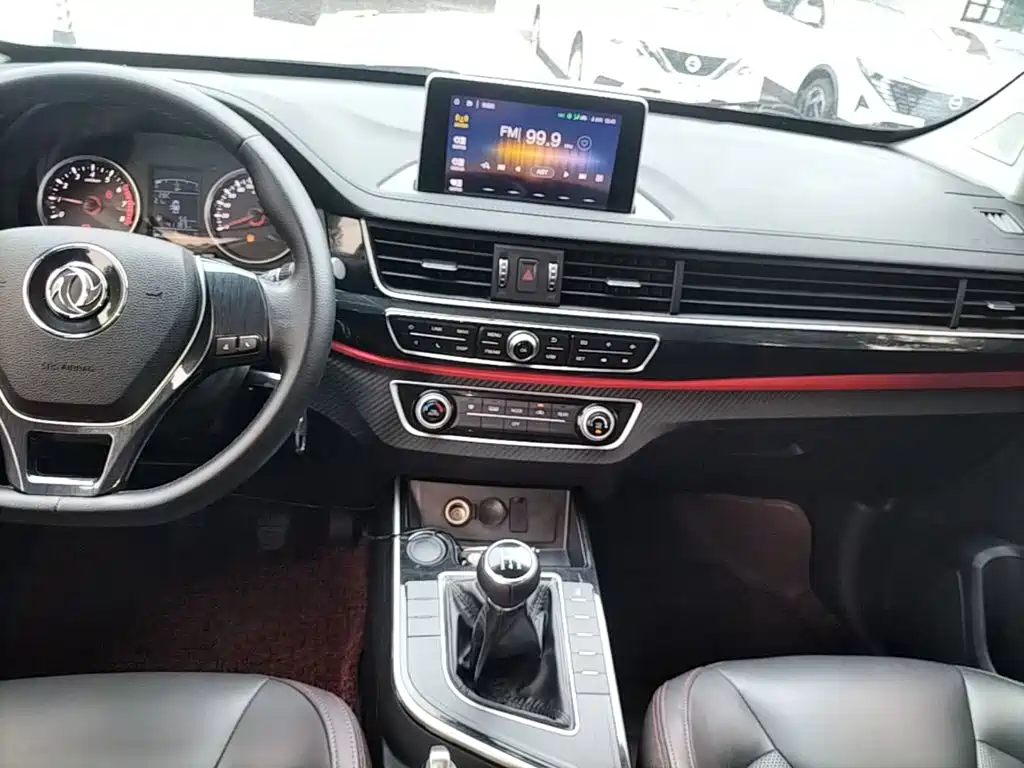 Dongfeng Fengxing Fengxing SX6 2020 2019 1.6L Manual Luxury China VI