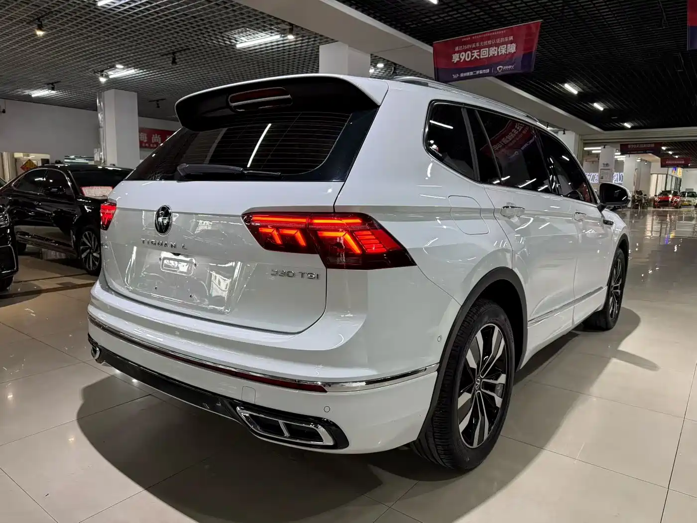 Volkswagen Tiguan L 2024 330TSI Automatic 2WD R-Line Premium Enjoyment Edition фото 7