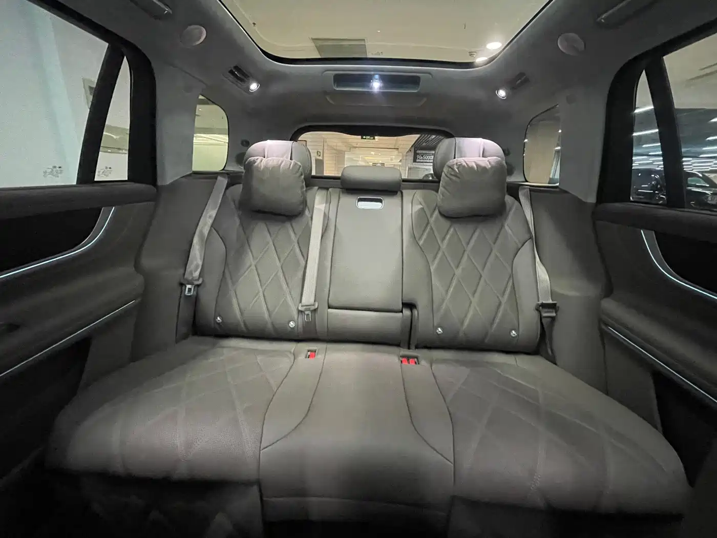 AITO Wenjie AITO M9 2025 Extended Range Ultra 52kWh 5-Seater фото 14