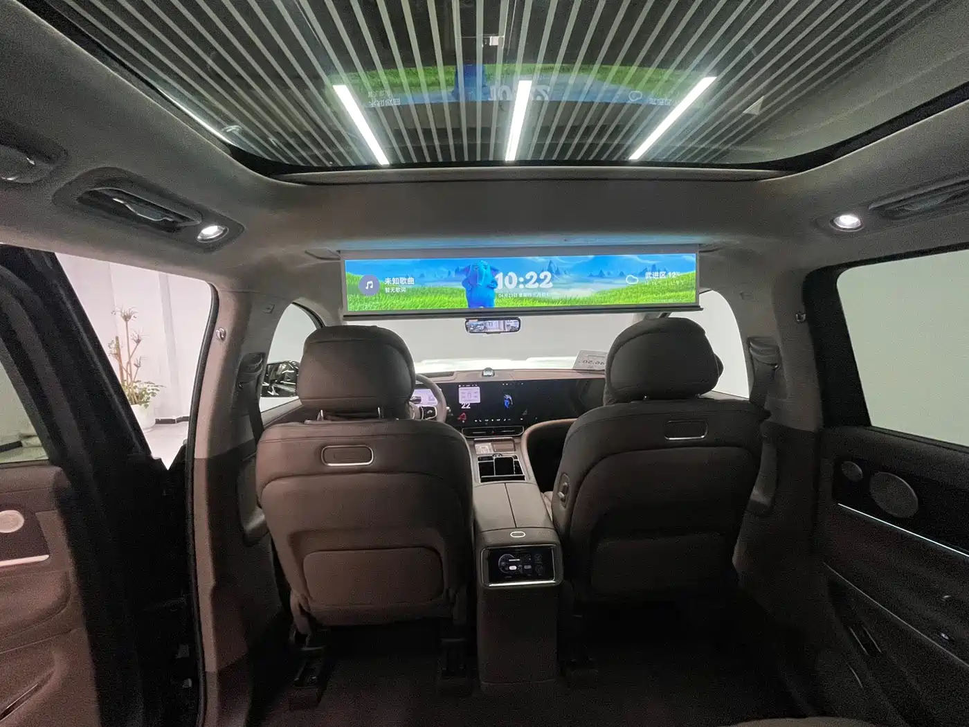 AITO Wenjie AITO M9 2025 Extended Range Ultra 52kWh 5-Seater фото 10