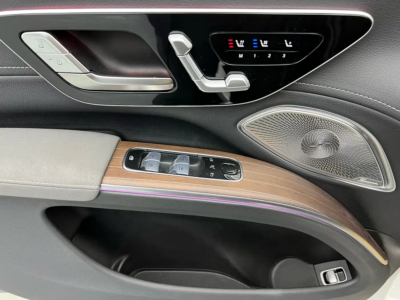 MERCEDES-BENZ EQS SUV