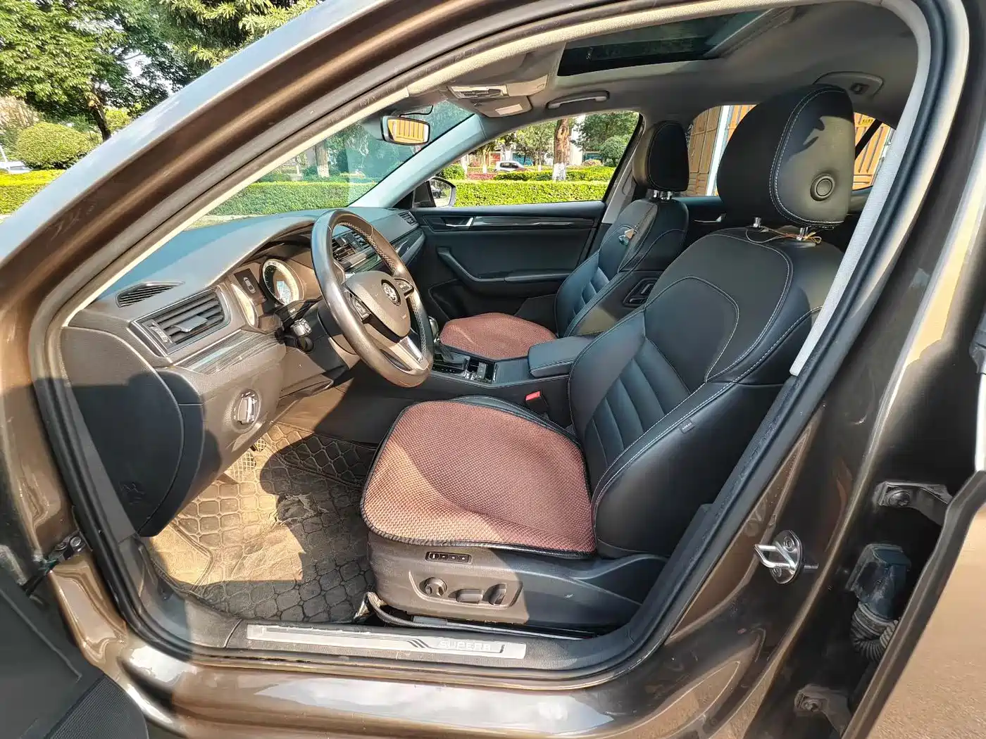 Škoda Superb 2018 TSI330 DSG Luxury Edition China V фото 4