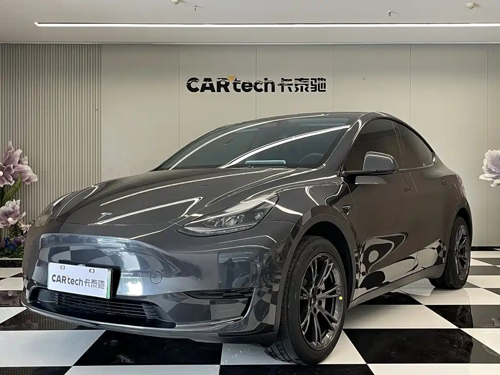 Фото 1 - Tesla Model Y