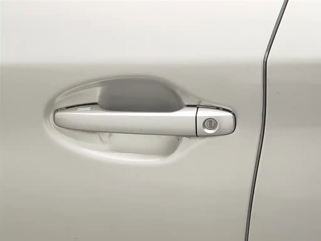 Toyota Prius 2012 1.8L Luxury Advanced Edition фото 18