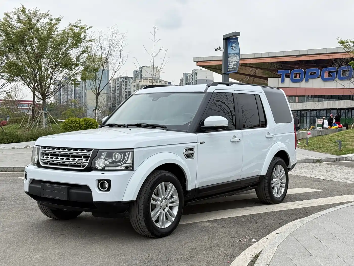 Land Rover Discovery 2016 3.0 SC V6 HSE