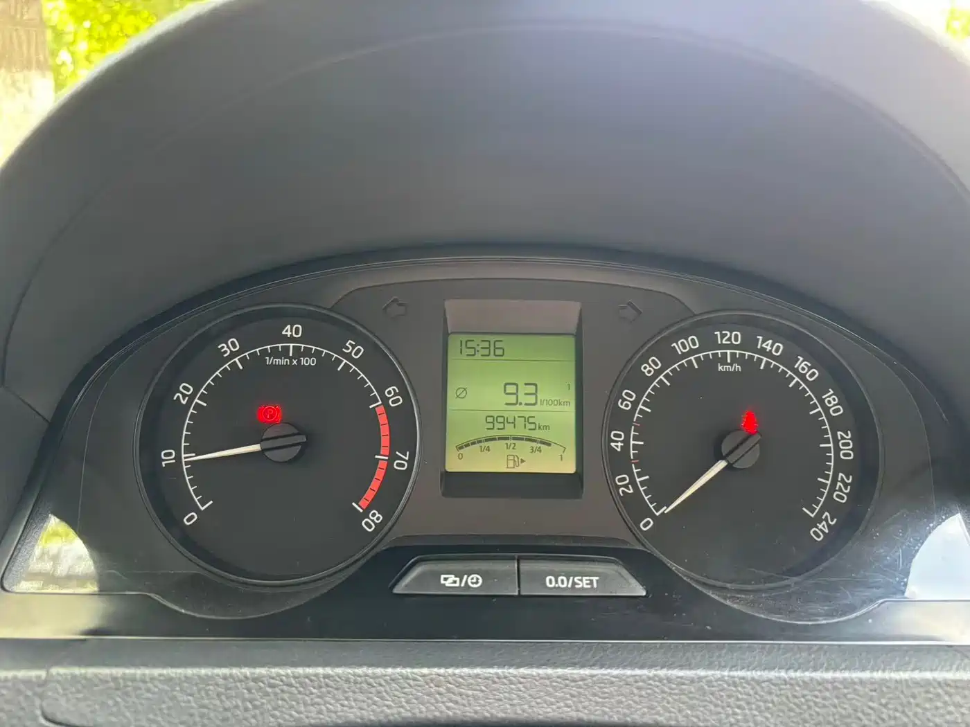 Škoda Rapid 2016 1.6L Manual Pioneer Edition фото 12