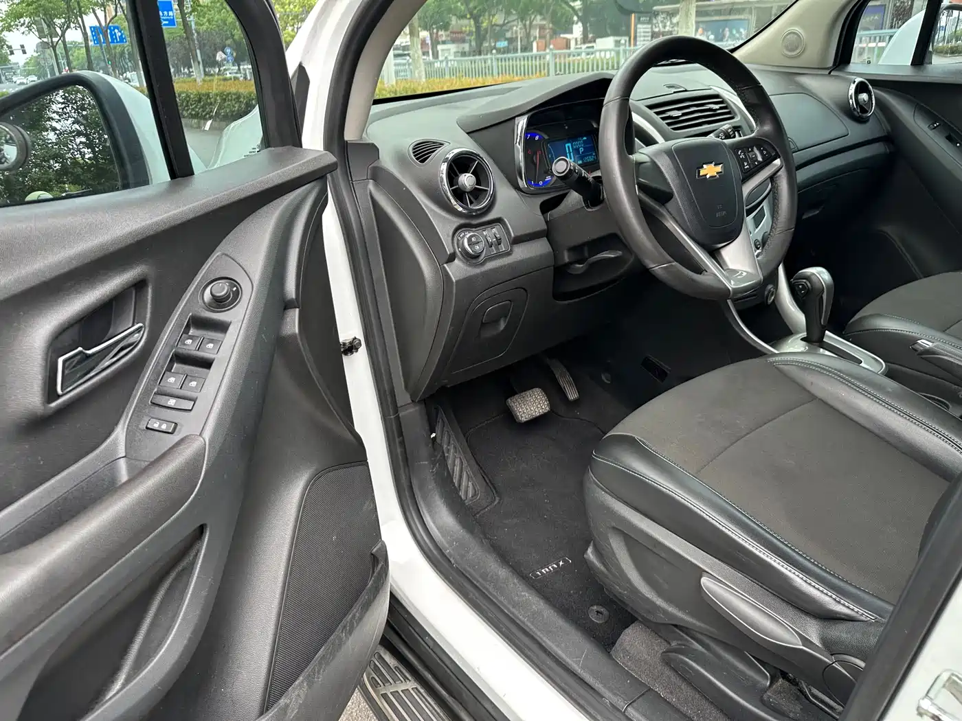 Chevrolet Trax 2014 1.4T Automatic 2WD Luxury фото 8