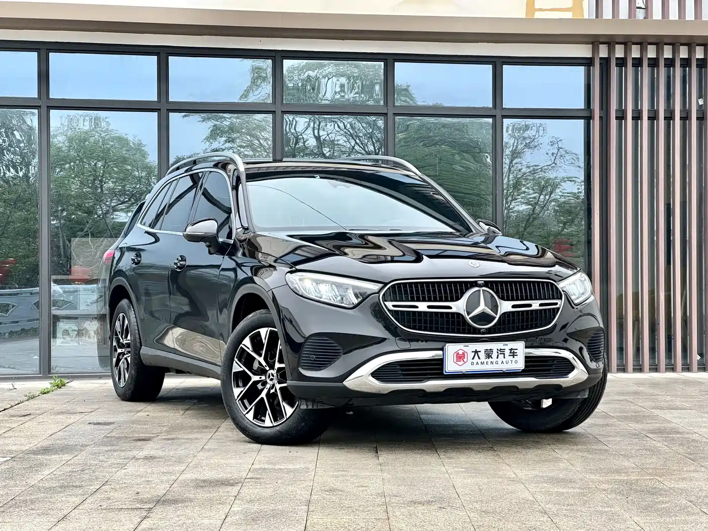 Mercedes-Benz GLC 2023 GLC 260 L 4MATIC Sport 5-seater фото 3