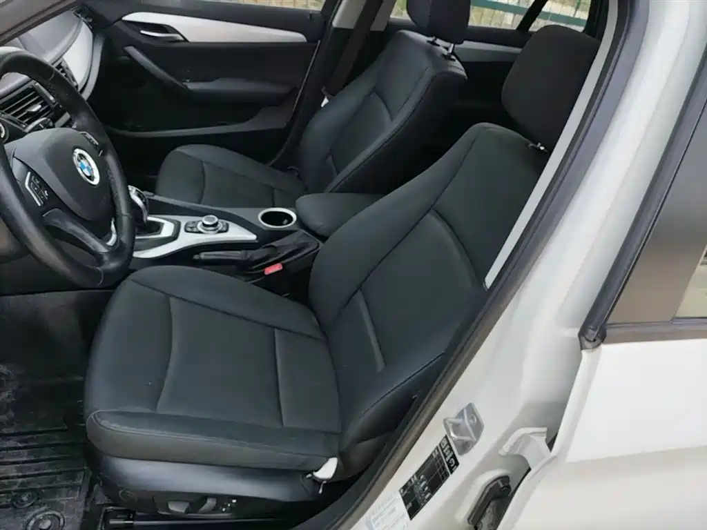 BMW X1 2014 sDrive18i Leading Edition фото 15