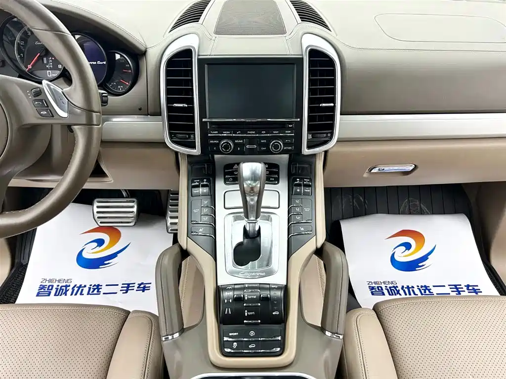 Porsche Cayenne 2011 Cayenne Turbo 4.8T фото 15