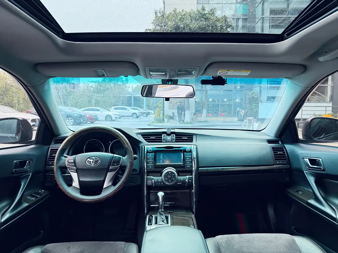 Toyota Reiz 2013 2.5V Premium Edition фото 15