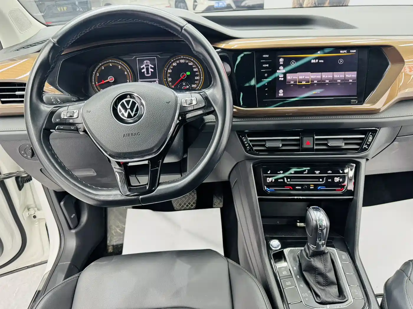 Volkswagen Tharu 2021 Model 280TSI 2WD Luxury Edition фото 8