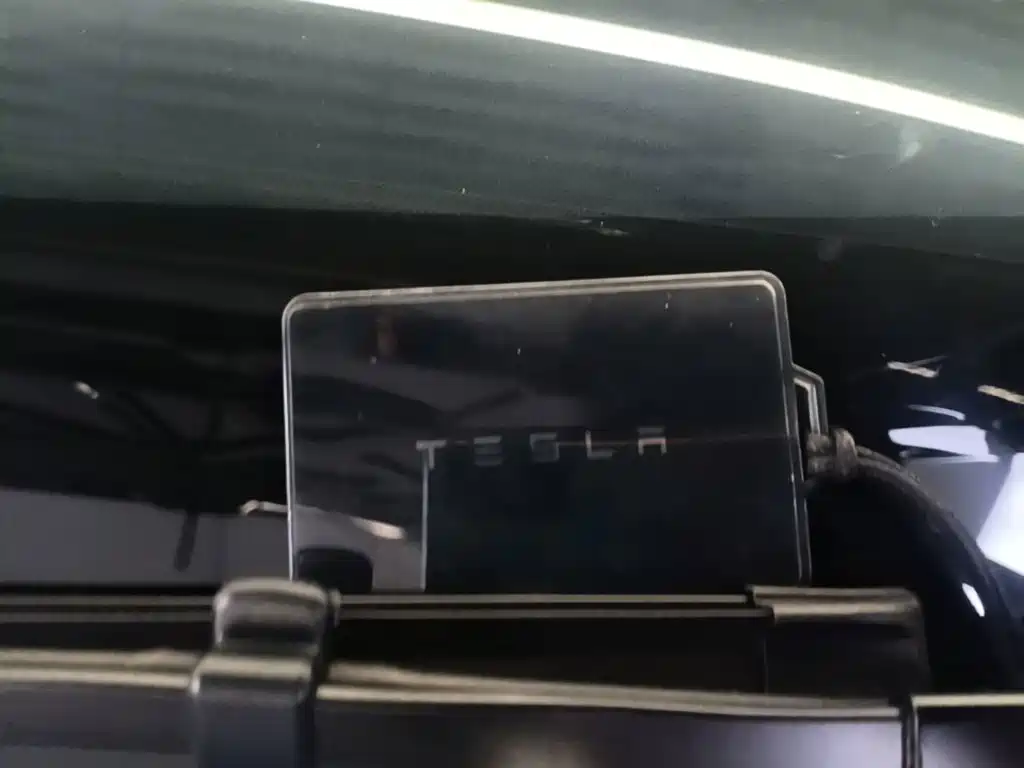 Фото 9 - Tesla Model 3
