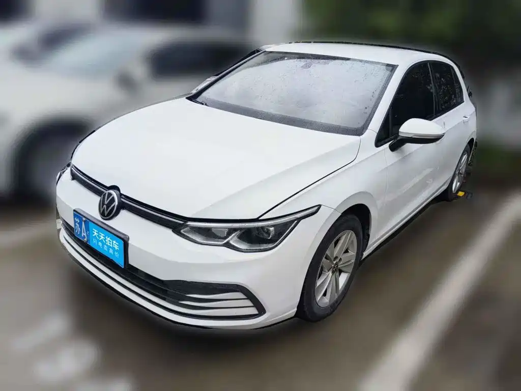 Volkswagen Golf 2023 Model 200TSI DSG
