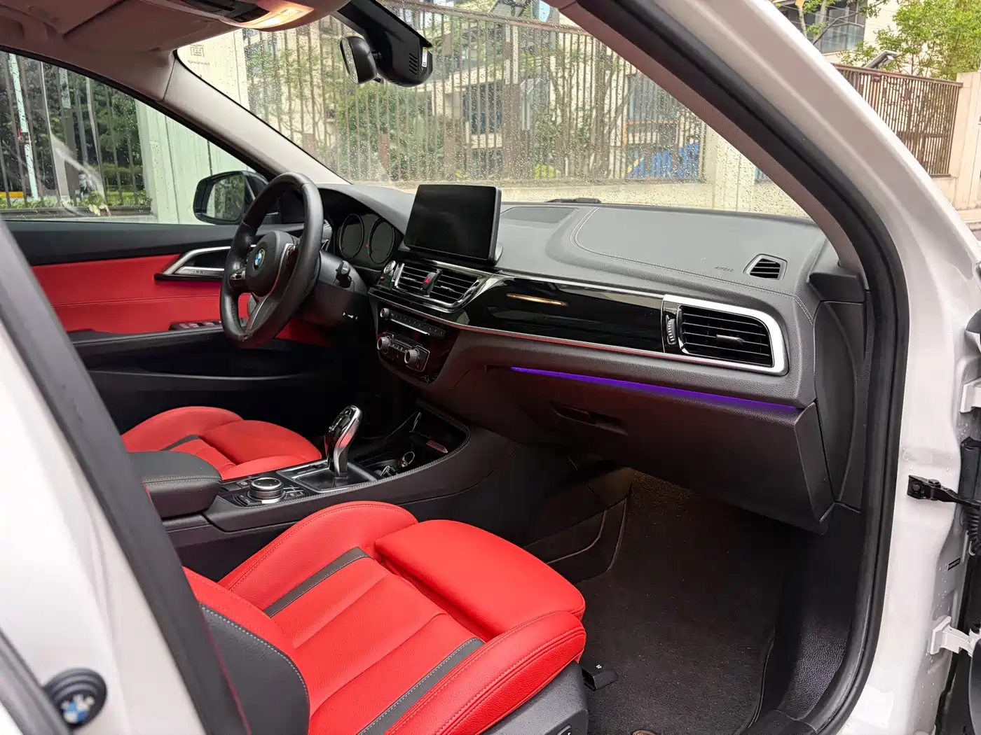 BMW 1 Series 2023 125i M Sport Shadow Edition фото 16