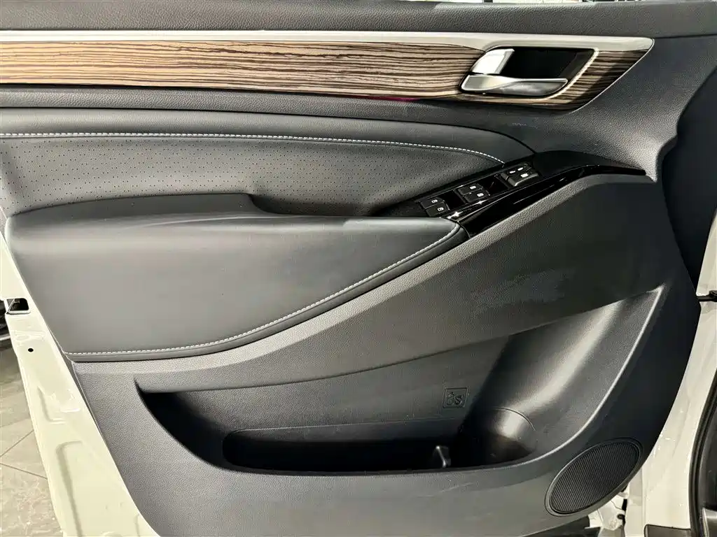 GAC Trumpchi Trumpchi M8 2021 Leading Show Series 390T Ultimate Edition фото 16