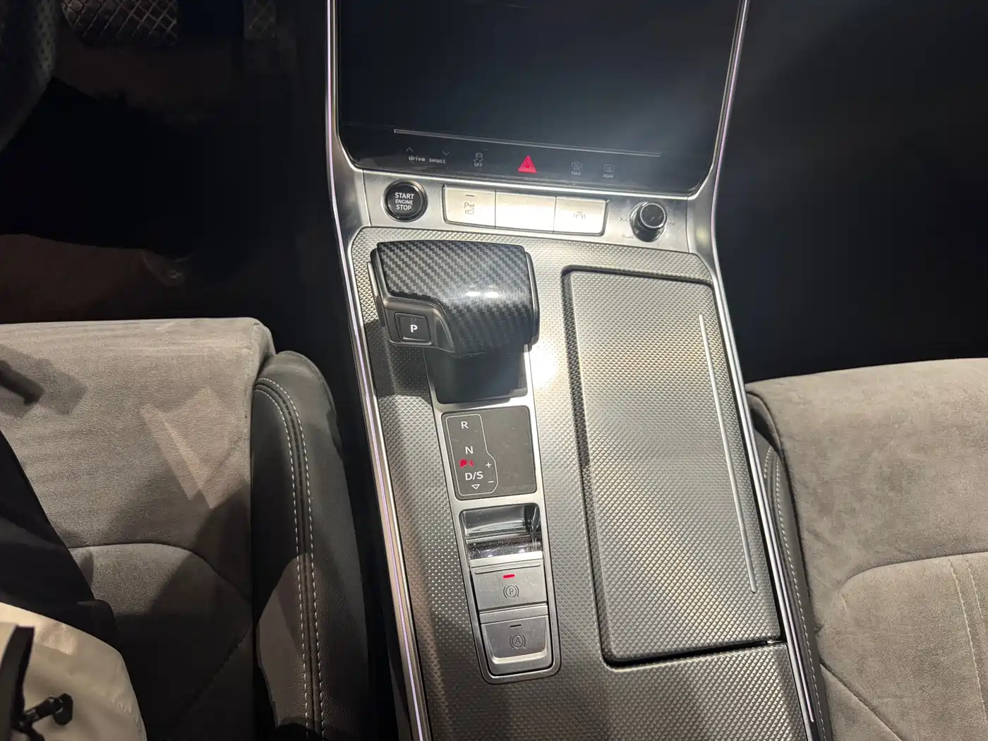 Audi A6L 2023 40 TFSI Luxury Dynamic фото 12