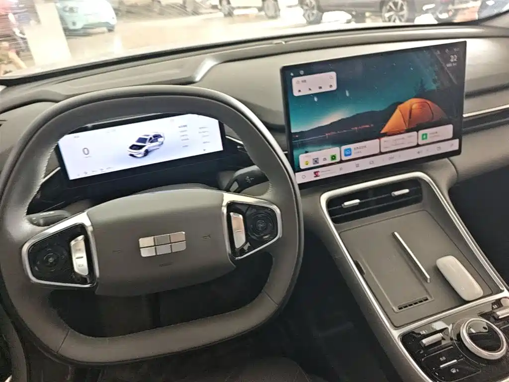 Geely Galaxy Galaxy L6 2025 EM-i 140km Starship Edition фото 14