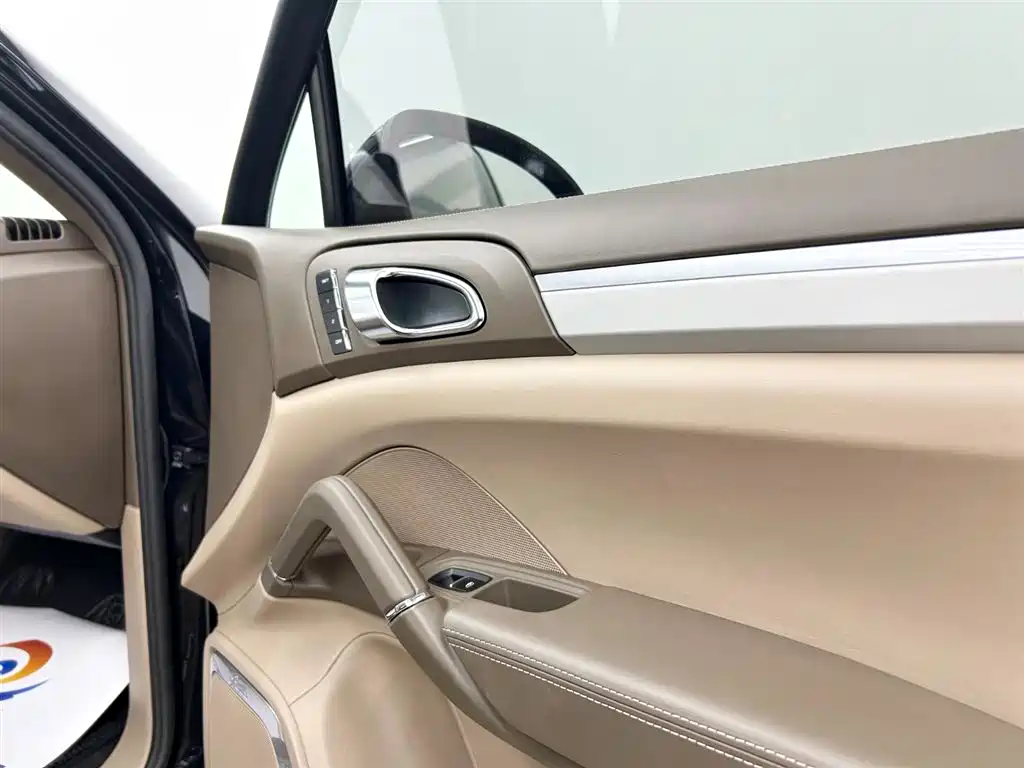 Porsche Cayenne 2011 Cayenne Turbo 4.8T фото 9