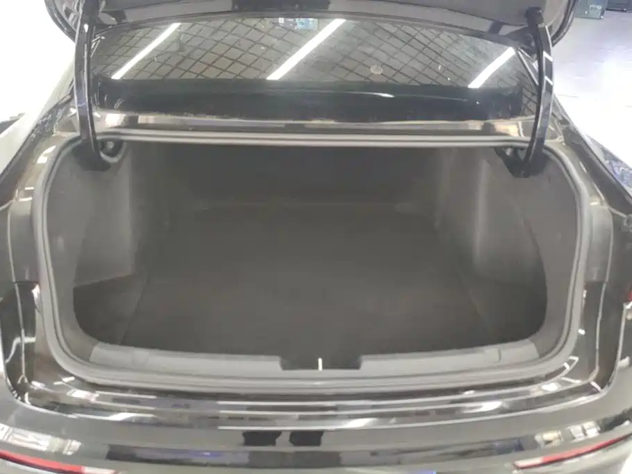 Фото 4 - Geely Preface