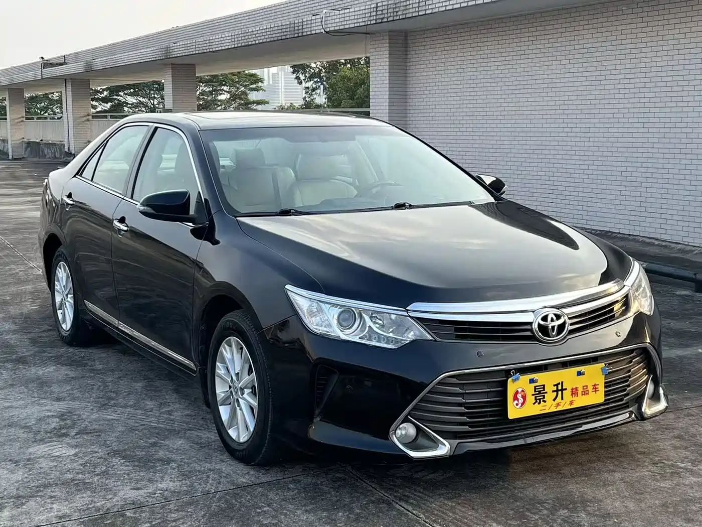 Toyota Camry 2015 2.0G Leading Edition фото 2