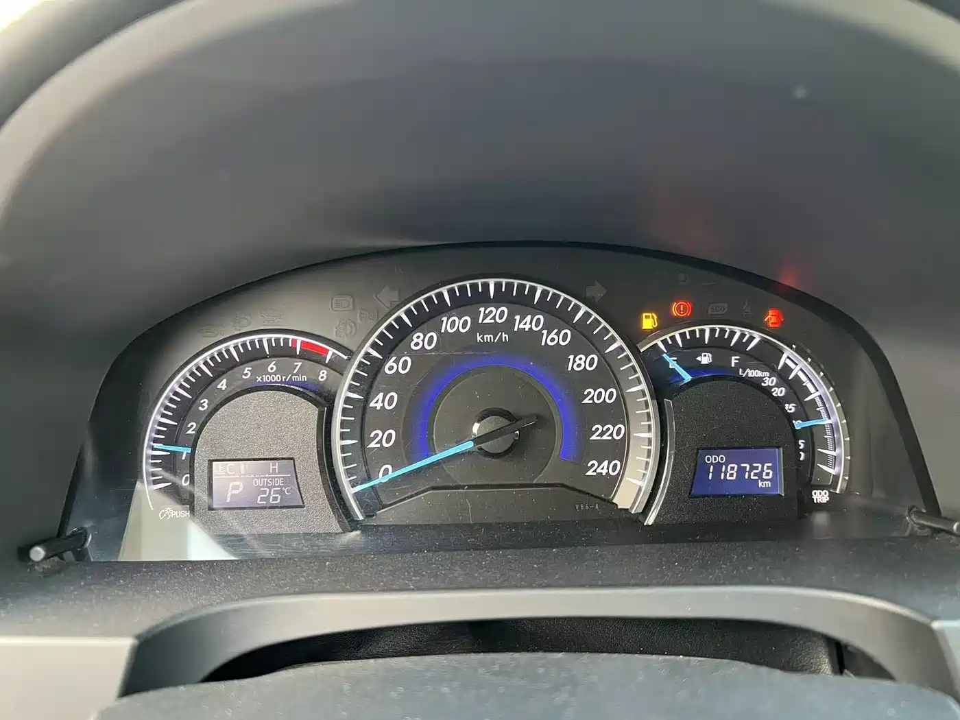 Toyota Camry 2015 2.0G Leading Edition фото 18