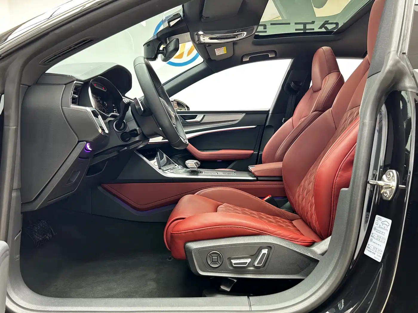 Audi A7L 2024 45 TFSI quattro S-line Black Warrior Edition фото 5