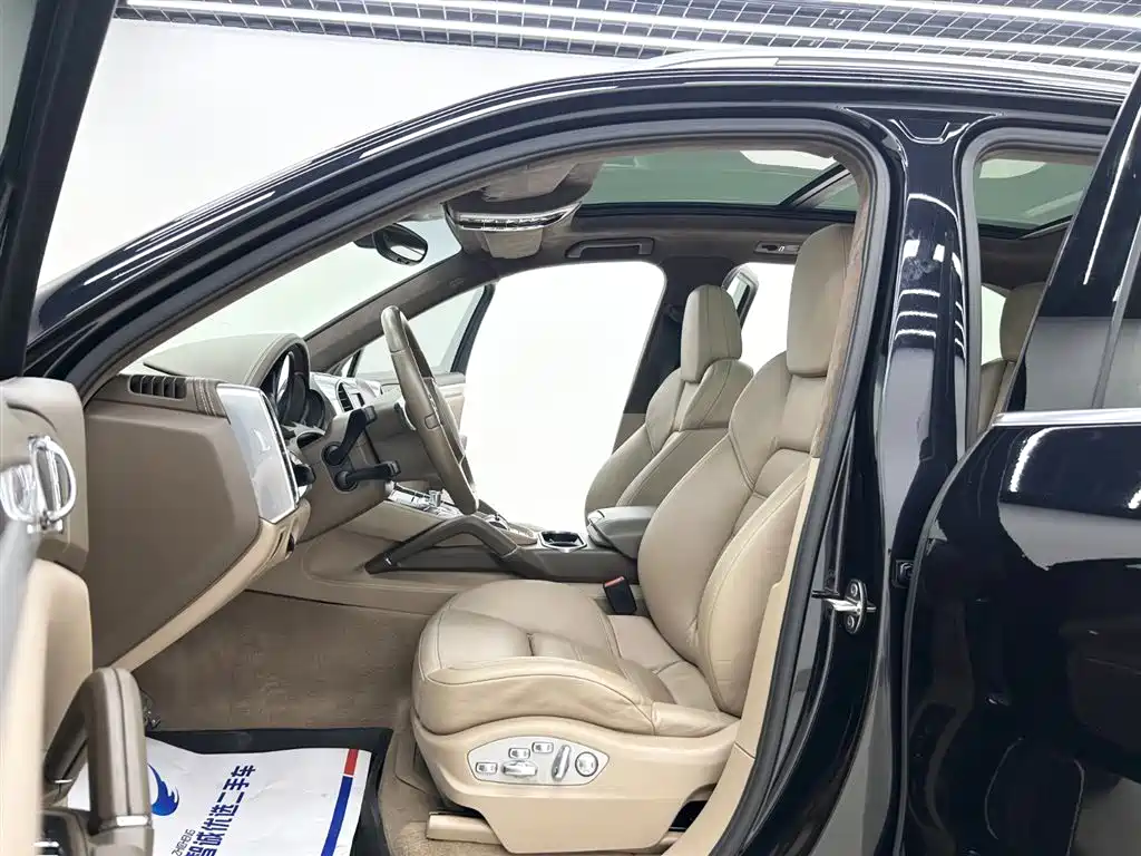 Porsche Cayenne 2011 Cayenne Turbo 4.8T фото 5
