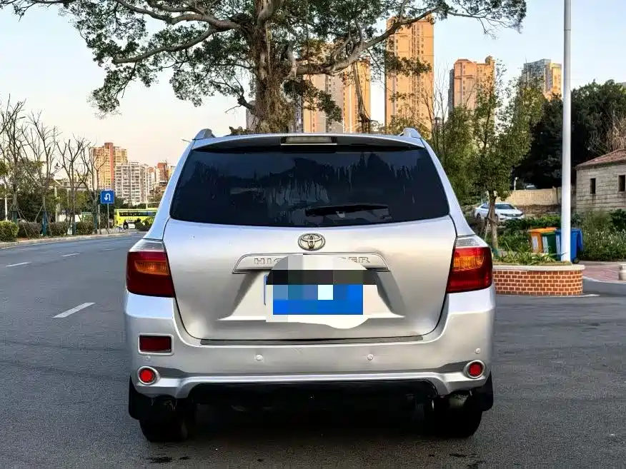 Toyota Highlander 2009 2.7L 2WD 5-seater Sport Edition фото 8