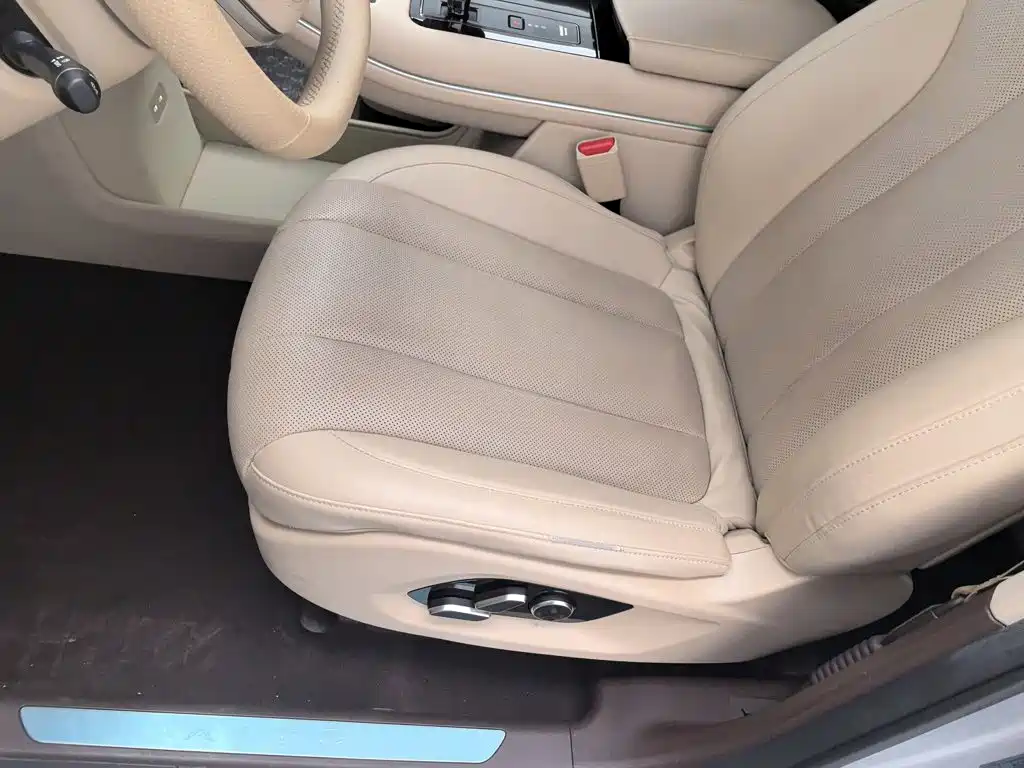 Aito M7 2023 2024 1.5T Smart AWD Max 6-Seater