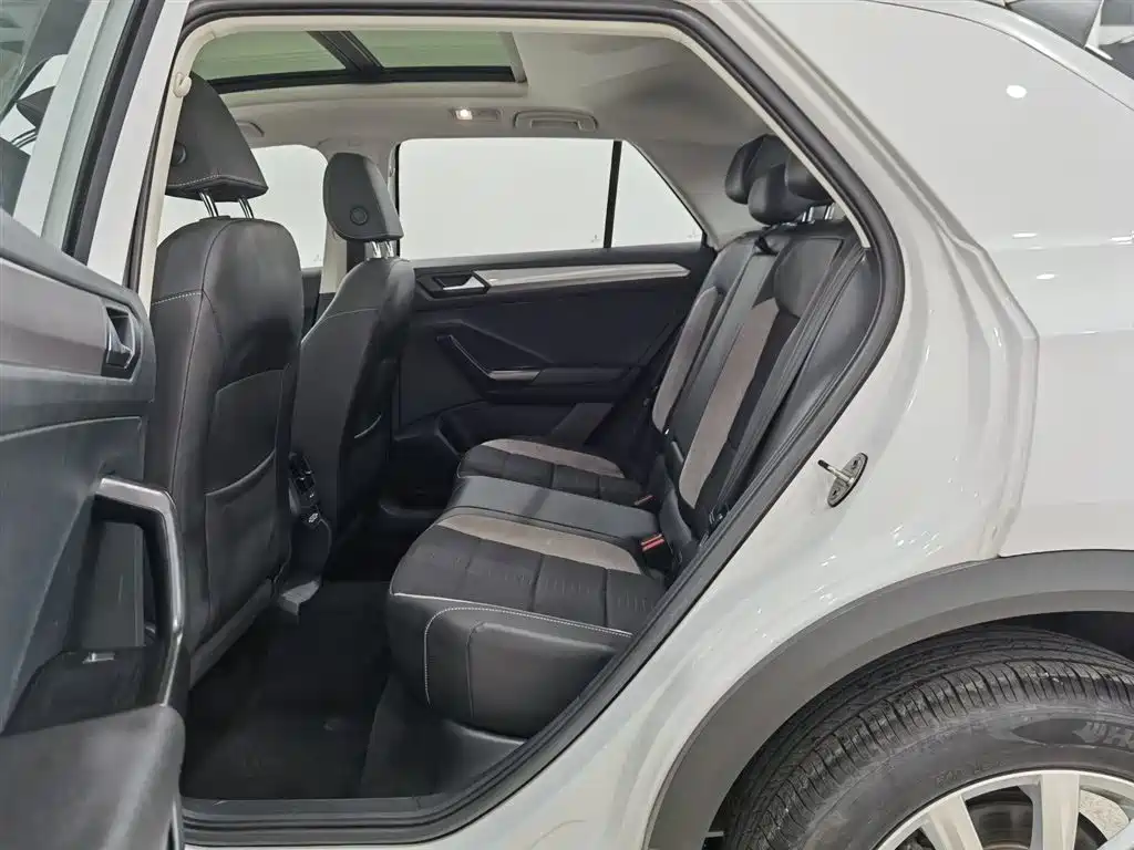 VOLKSWAGEN T ROC EXPLORING SONGS