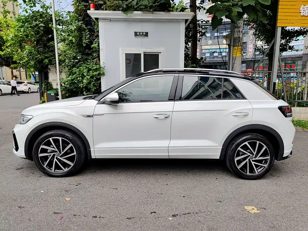 Volkswagen T-ROC 2023 2023 300TSI DSG 2WD Starlight Edition