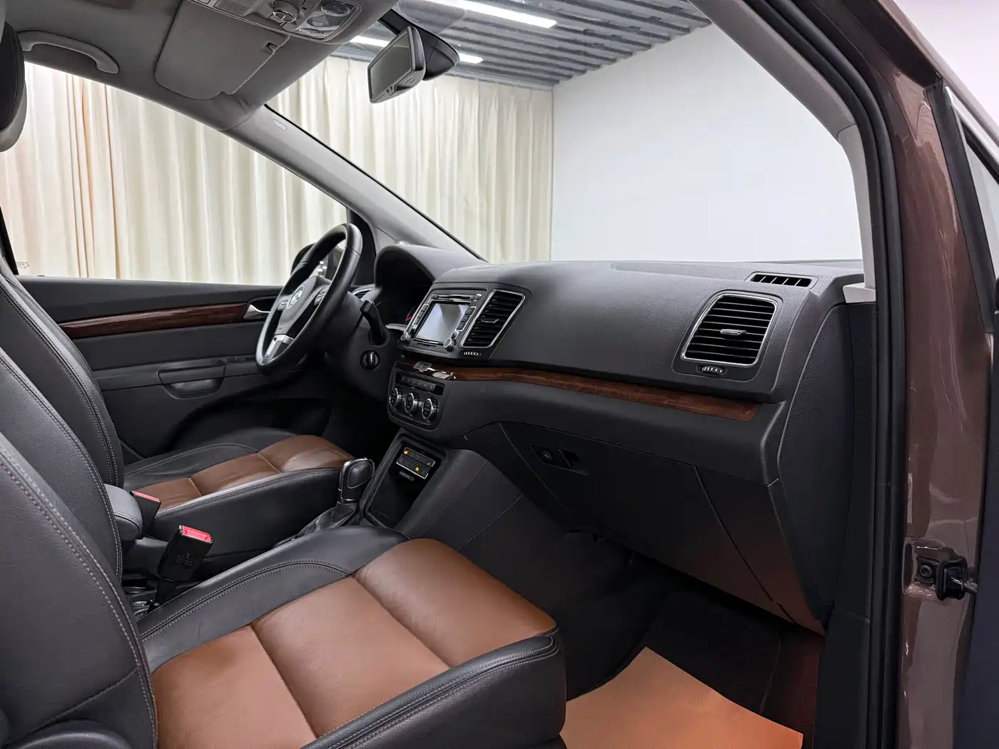 Volkswagen Sharan 2013 1.8TSI Comfort фото 9