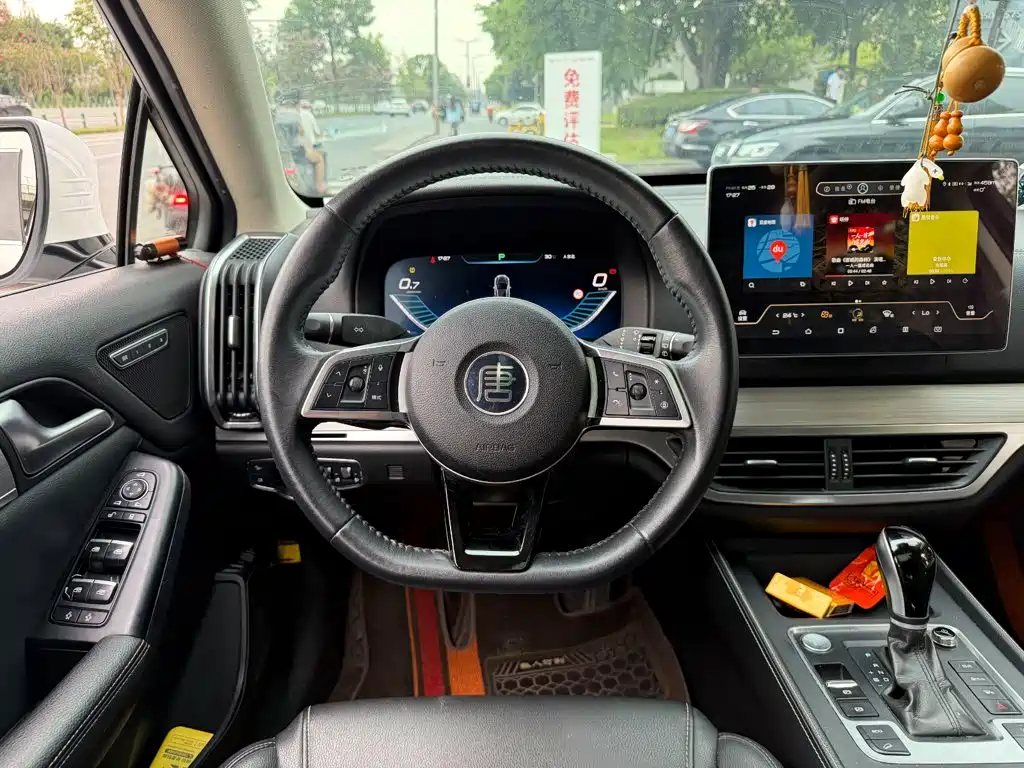 BYD Tang 2019 2018 2.0T Automatic Smart Connection Honor Edition 7-Seater China V