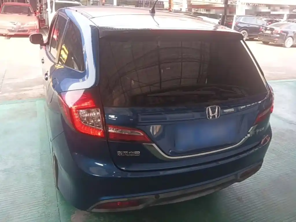 Honda Jade 2016 2016 1.8L Automatic Comfort Elite Version 5-seater