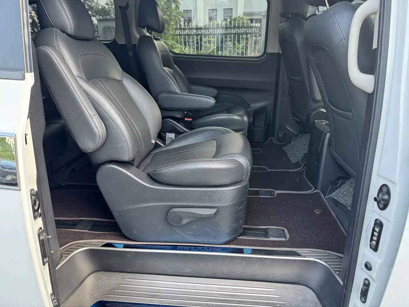 SAIC Maxus Maxus G10 2021 2.0T Automatic Elite Edition Diesel 7-Seater фото 4