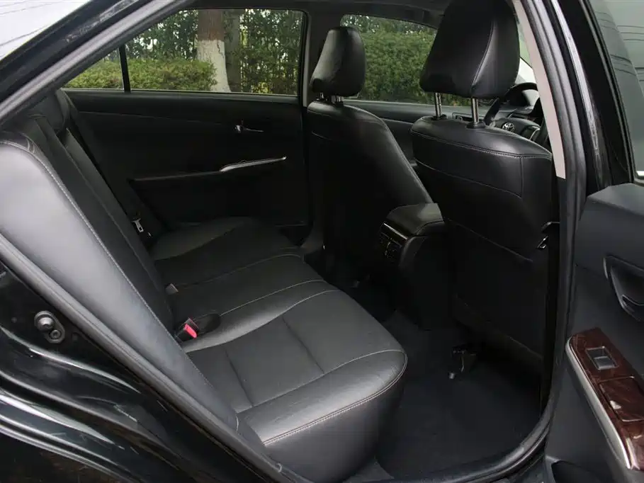 Toyota Camry 2016 2.0G 10th Anniversary Leading Edition фото 11
