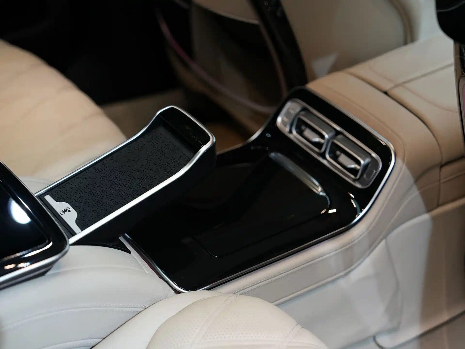 Фото 42 - Mercedes-Benz S-Class