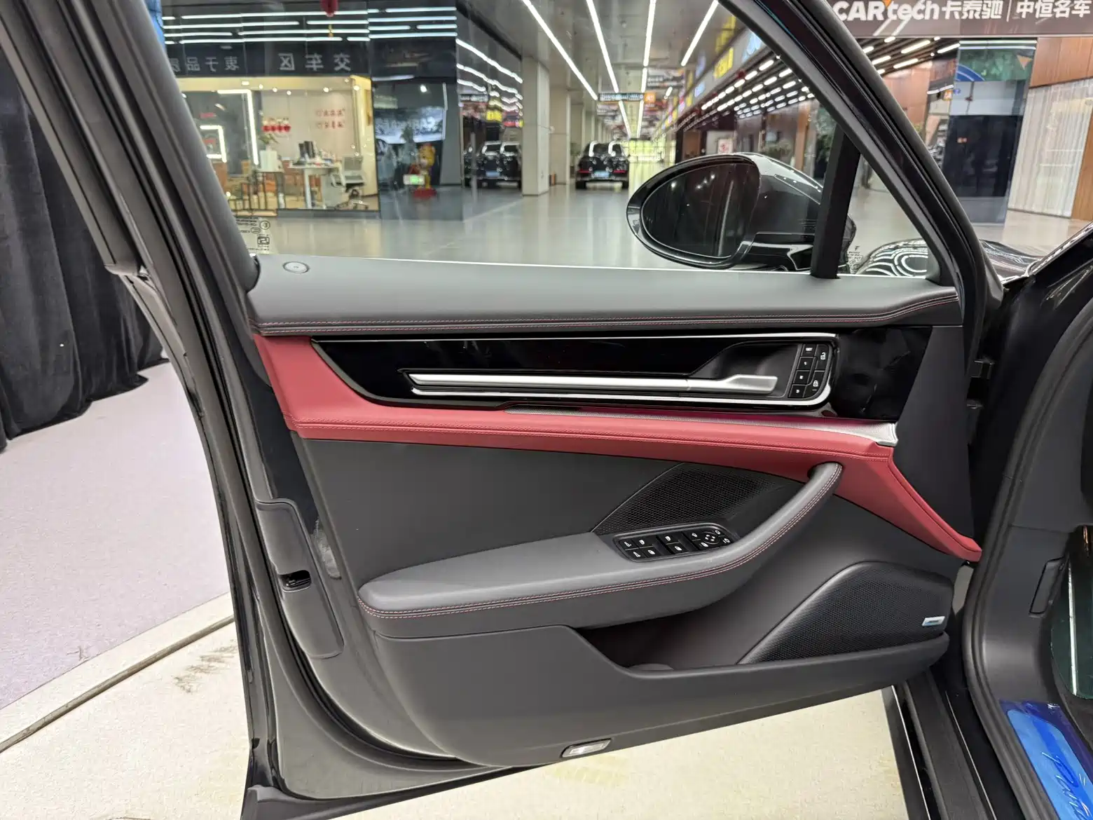Photo 13 - Porsche Panamera