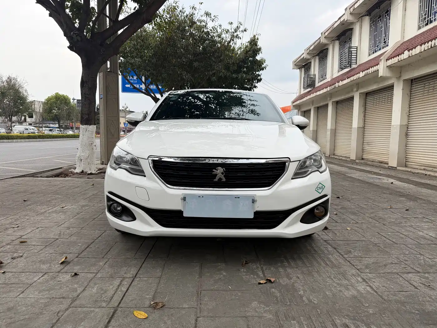 Peugeot 301 2018 1.6L Manual Comfort Edition фото 2