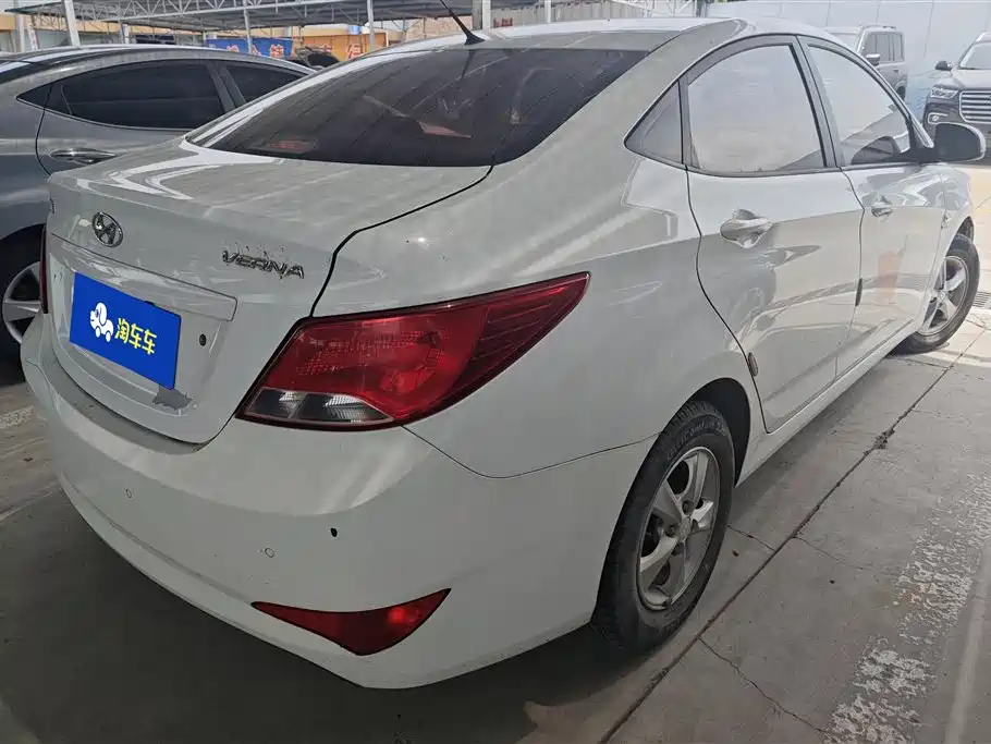 Hyundai Verna 2014 1.4L Automatic Smart GLS фото 3