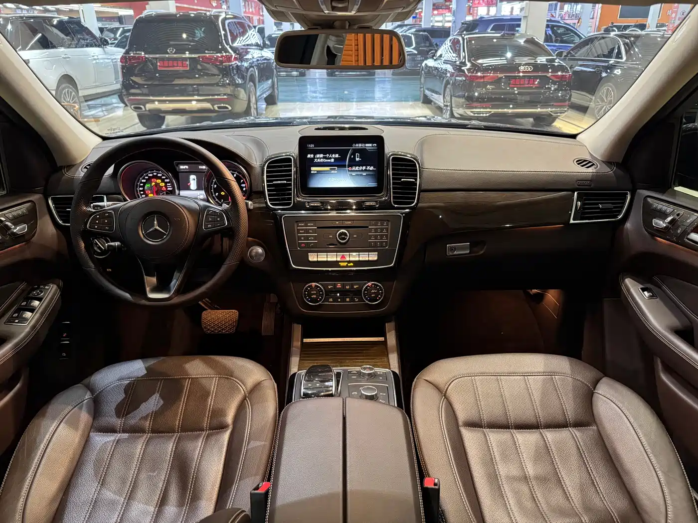 Mercedes-Benz GLS 2019 GLS 400 4MATIC Dynamic Collector's Edition фото 4