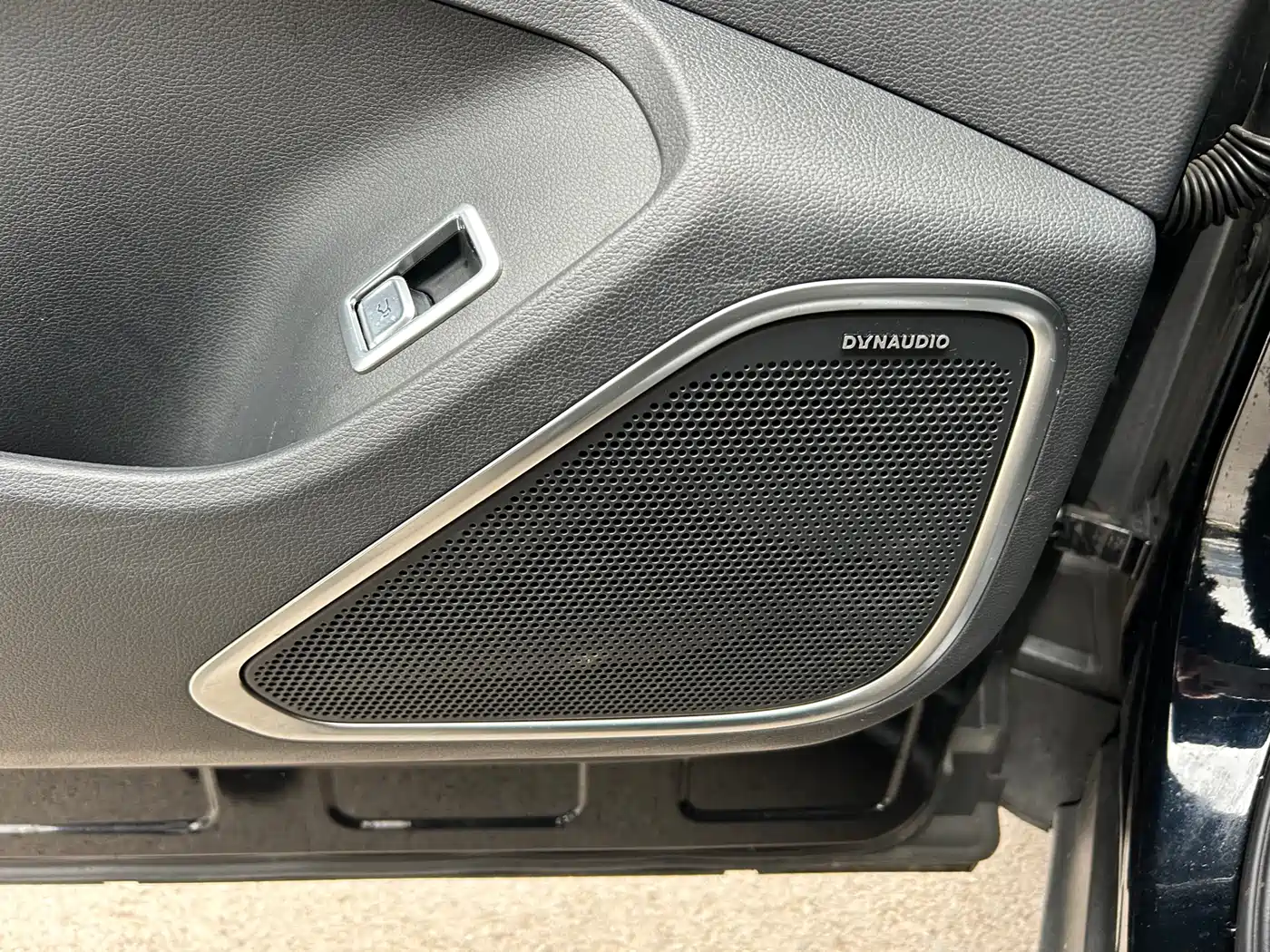 Hongqi HS7 PHEV 2024 2.0T PHEV 4WD Flagship Edition 6-seater фото 8